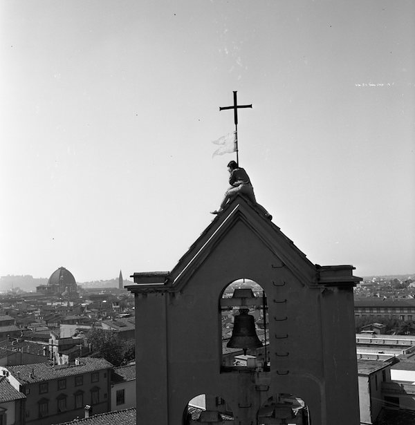 Adriano Bartolozzi fotografa S. Lorenzo, foto di P. Roselli